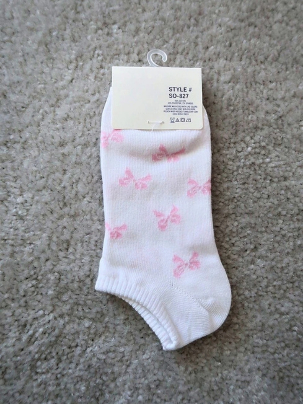 Bow Print  Ankle Socks - Picture 2 of 5